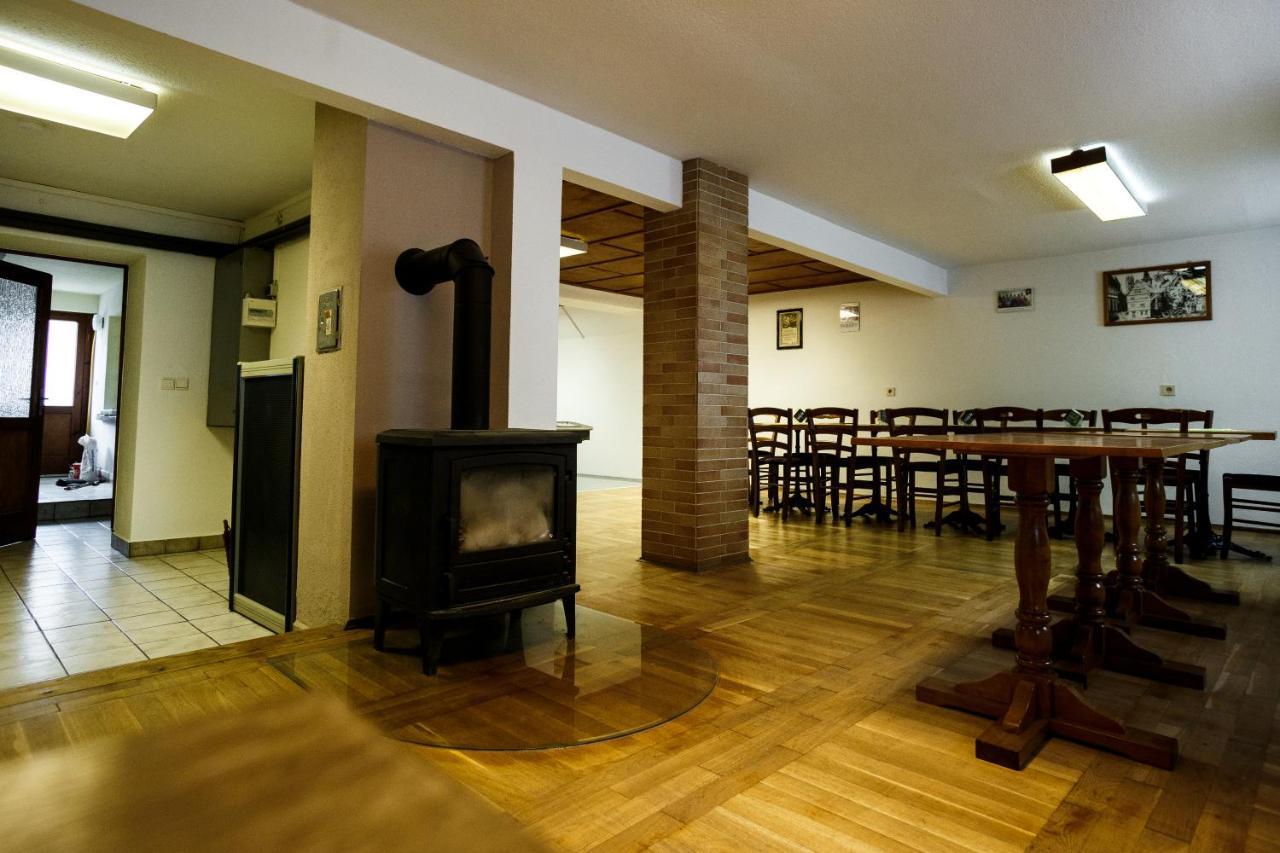 Landgasthaus Queen Victoria Stadtilm Buitenkant foto